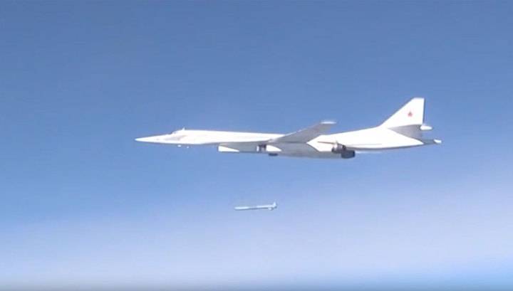 Ракетоносцы Ту-160 совершили полет над водами Арктики