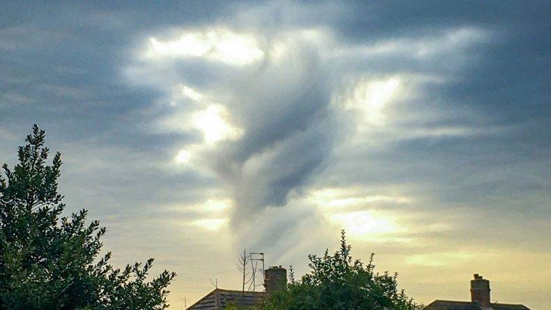 Женщина сделала фото облаков "в форме Иисуса"