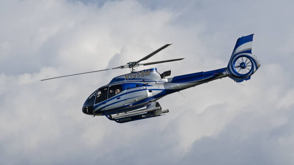 Вертолет японской полиции с семью пассажирами на борту потерпел крушение