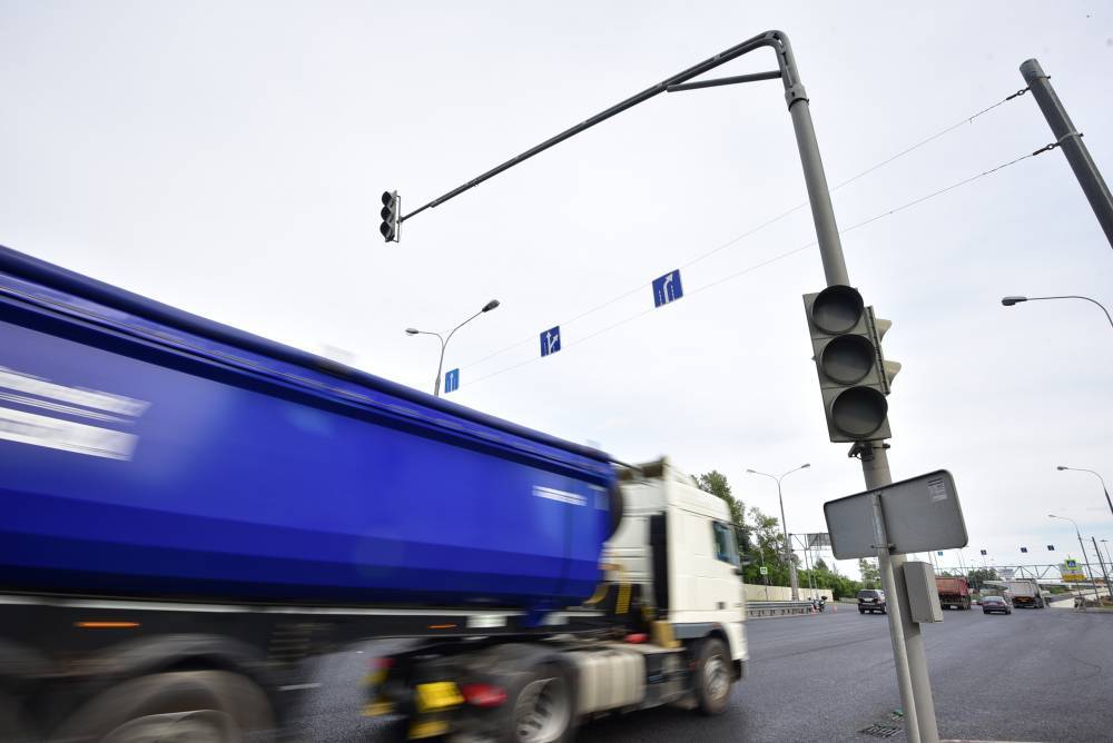 Введены новые правила проезда грузовиков в двух округах Москвы