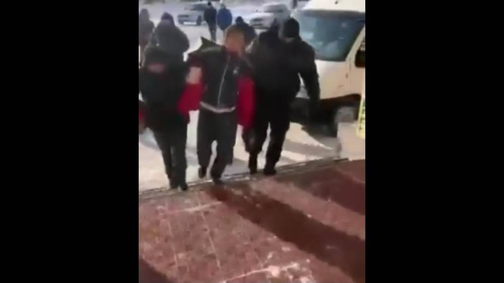 Опубликовано видео с задержанным после побега преступником в Новокузнецке