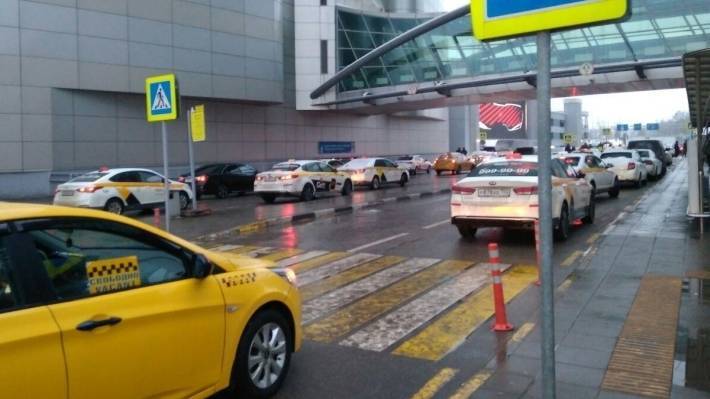 Минтранс предлагает увеличить штрафы для таксистов за нарушения ПДД