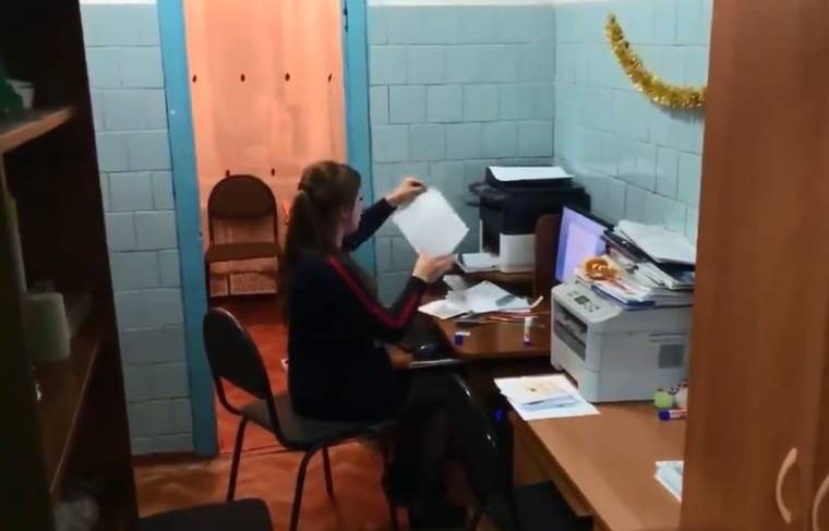 Учителя школы в Красноярском крае вынуждены работать в туалете