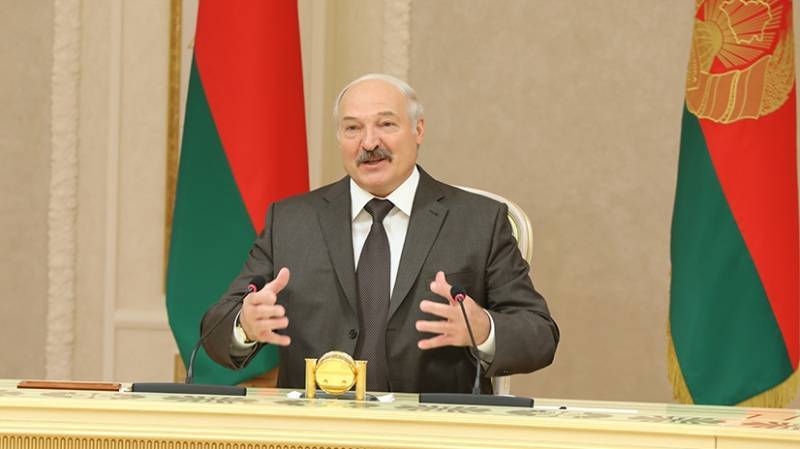 Лукашенко рассказал Помпео, как выглядит «белорусская диктатура»