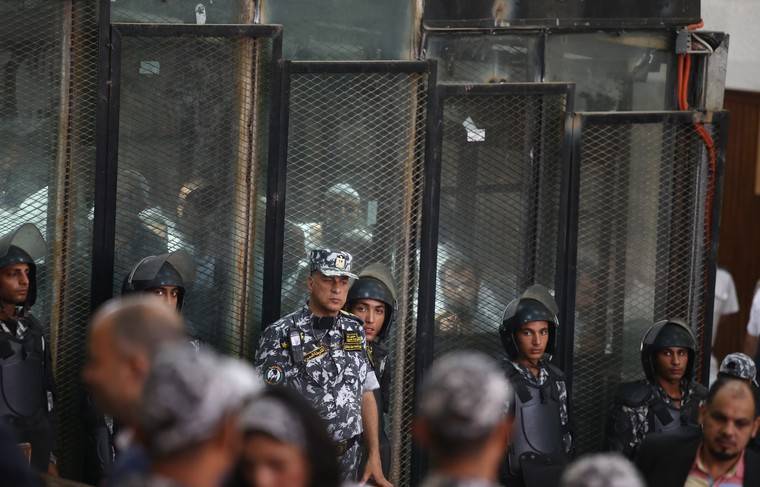 Десятки боевиков услышали смертный приговор в Египте - news.ru - Англия