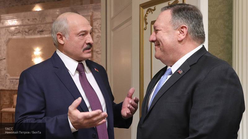 Помпео заявил, что США не вынуждают Белоруссию выбирать между Штатами и Россией