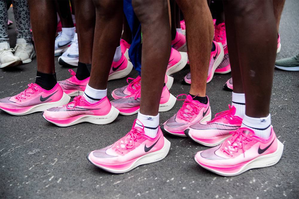 Себастьян Коу - World Athletics запретила на турнирах кроссовки с толстыми подошвами - rtvi.com - Токио