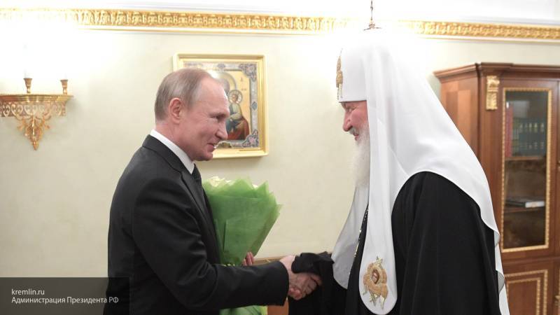 Путин поздравил с годовщиной интронизации патриарха Кирилла