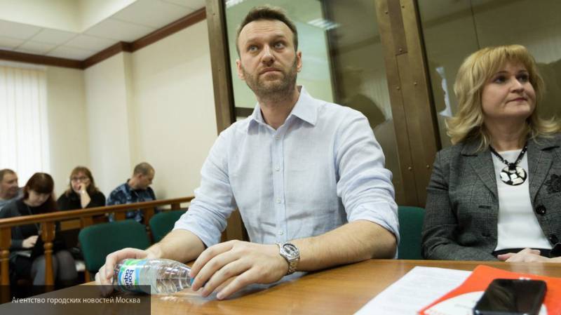 Навальный получил гонорар за заказное "расследование" о Мишустине в два приема