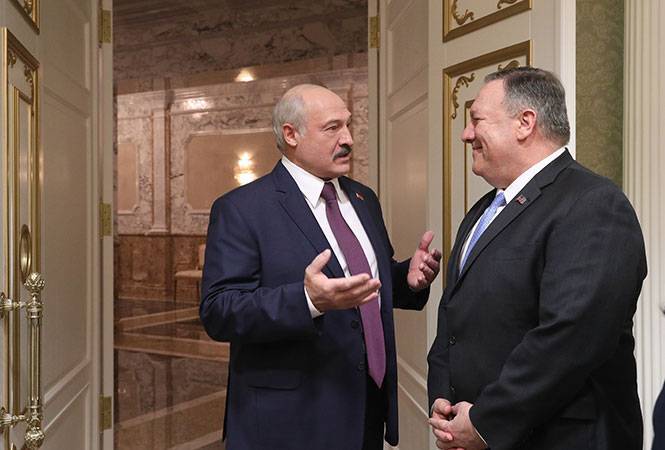 Кокетливый диктатор: Лукашенко пожаловался Помпео на неназванных врагов