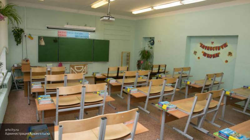 Минобр Красноярского края пообещал прояснить ситуацию с работающими в туалете учителями