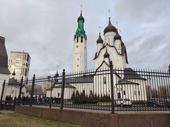 В Петербурге неизвестный пытался поджечь храм коктейлем Молотова