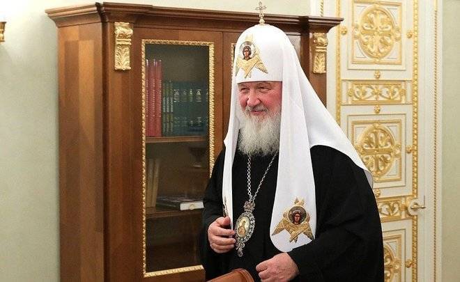 Патриарх Кирилл предложил включить в российскую Конституцию упоминание о Боге