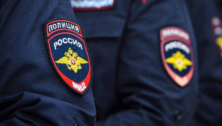 Московские полицейские спасли забытого в машине ребенка