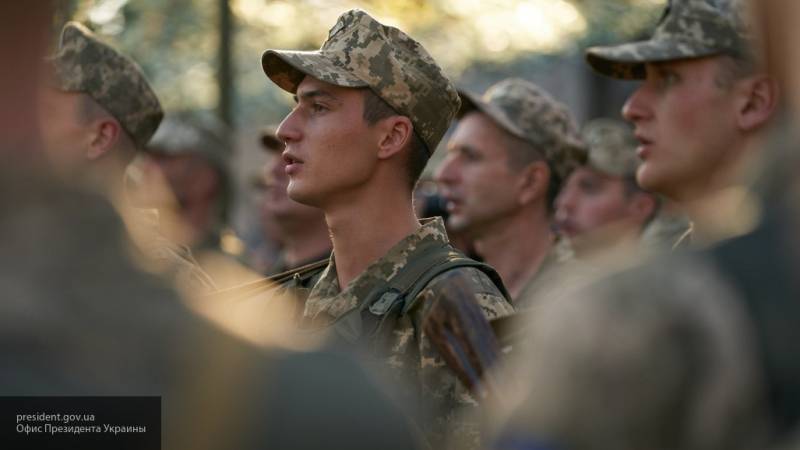 Киев отказался от принудительного призыва в армию украинцев моложе 20 лет