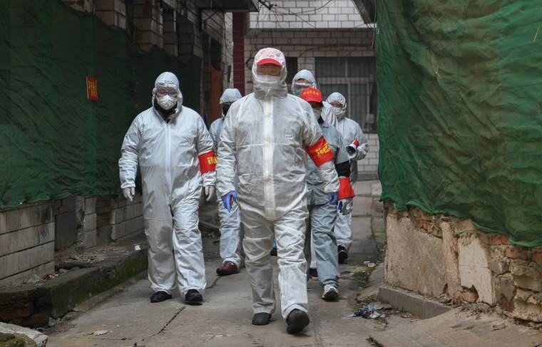 Жертвами коронавируса в Китае стали более 900 человек