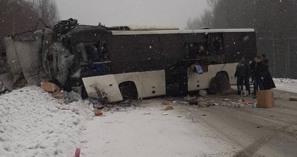 Сергей Цивилёв рассказал о госпитализации пострадавших в ДТП с грузовиком пассажиров автобуса