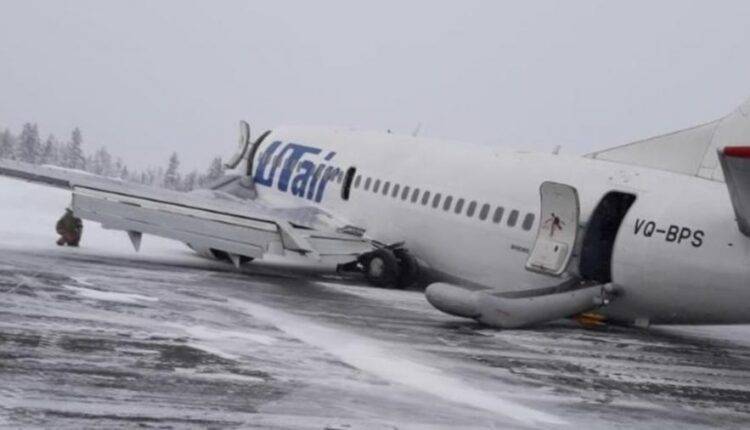 Аэропорт Усинска закрыли после жесткой посадки самолета