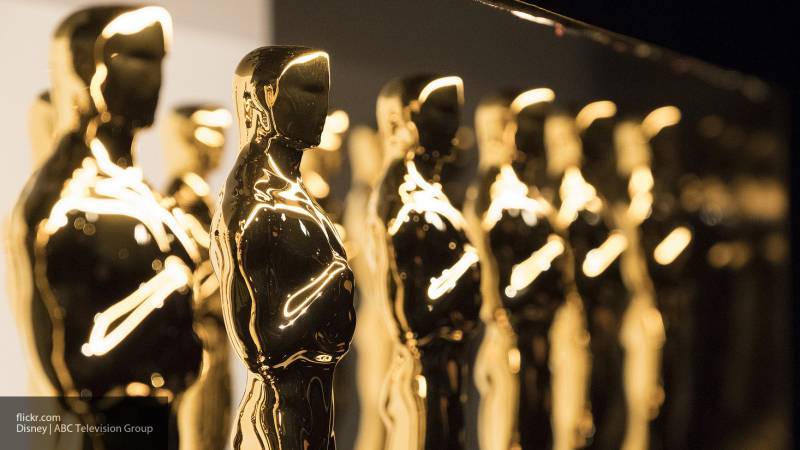 Пон Чжун Хо получил "Оскар" за лучшую режиссерскую работу