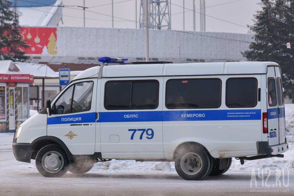 Неизвестный напал на женщину в центре Кемерова