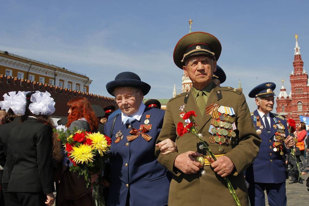 На единовременные выплаты ветеранам к юбилею Победы выделят 71 млрд руб