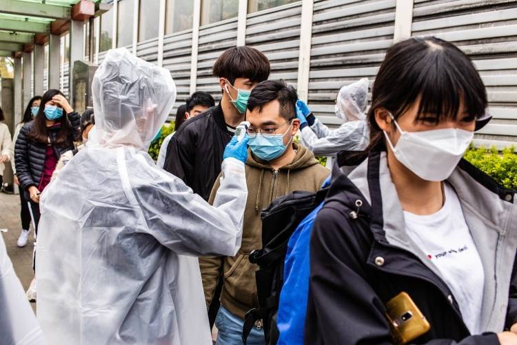 Число зараженных коронавирусом на лайнере в Японии увеличилось до 130 человек