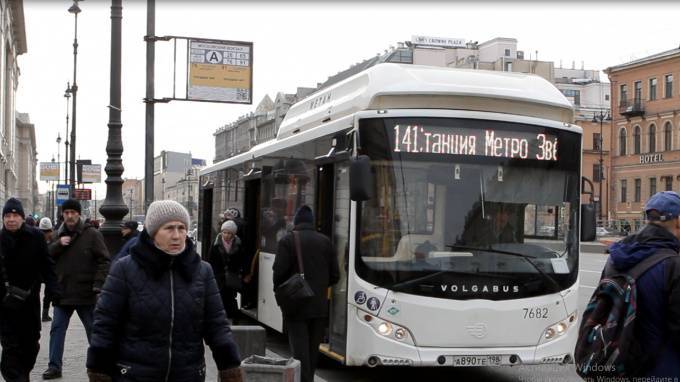В Петербурге введут больше выделенных полос для общественного транспорта