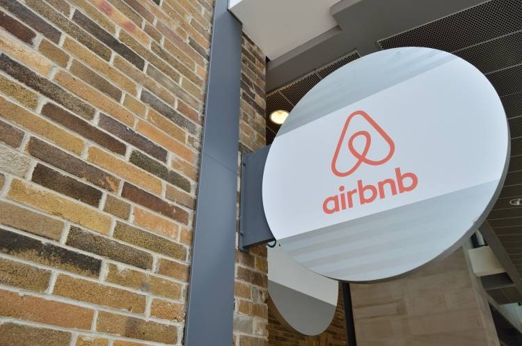 Airbnb временно приостановил бронирование жилья в столице Китая из-за коронавируса