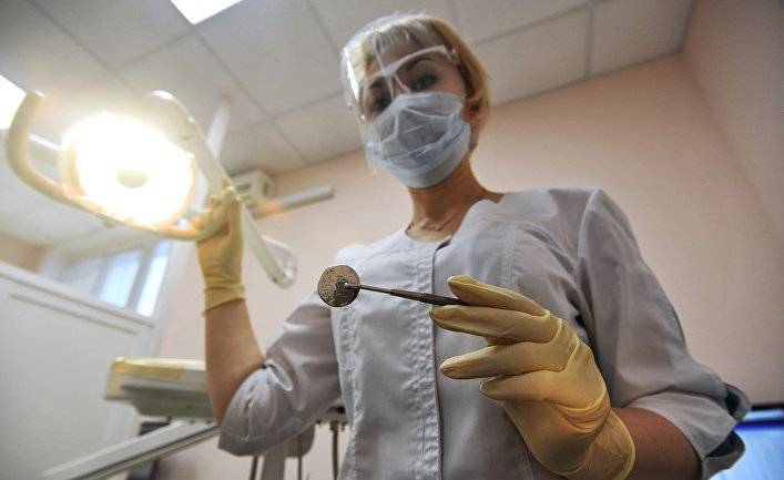 «Сколько пойдет искать другого врача»: в Киеве стоматолог отказалась лечить русскоязычных (Главред, Украина)