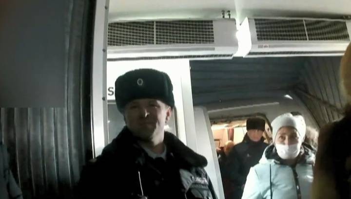 Курил и ругался: полицейские задержали авиадебошира в Екатеринбурге