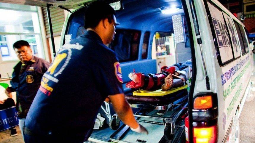 Шокирующие кадры: Медики реанимируют детей, пострадавших при столкновении катеров на Пхукете