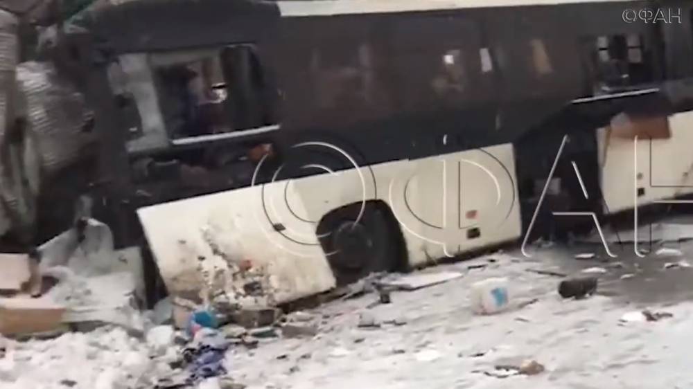 В кемеровских больницах остаются 14 пострадавших в ДТП с автобусом