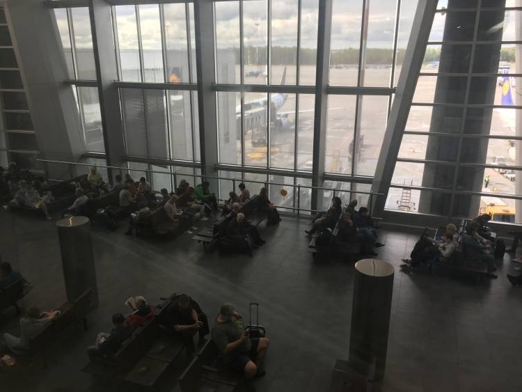 Самолет Nordstar приземлился в аэропорту Красноярска из-за проблем с закрылками