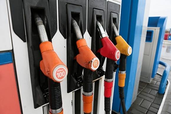 Аналитики: в Курганской области бензин дешевый, но малодоступный