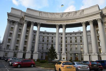 Украина отреагировала на заявление Лаврова об обмене послами