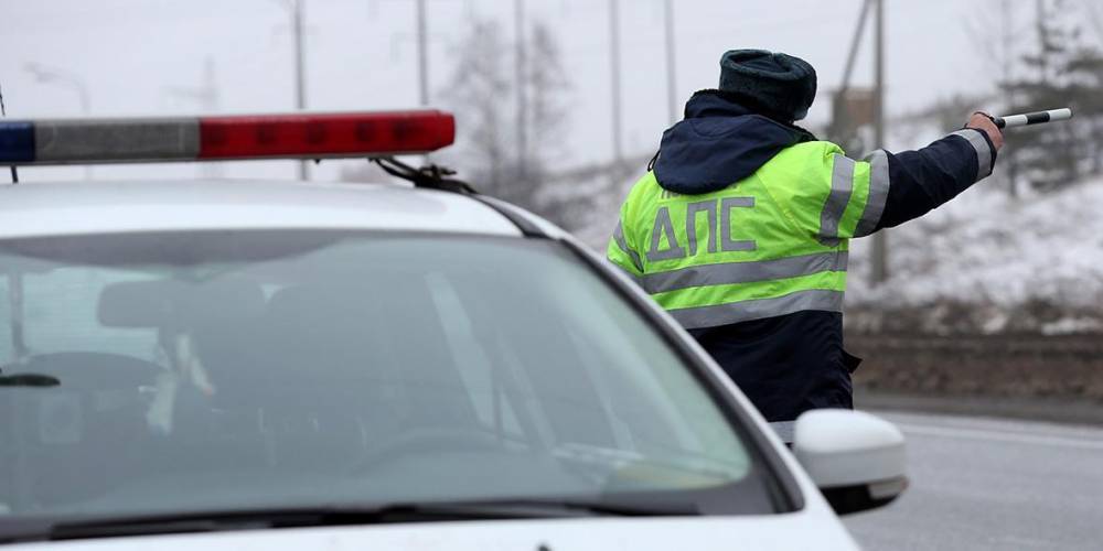 На Рублевке инспекторы вытащили из машины водителя с двумя тысячами нарушений ПДД