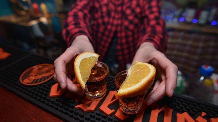 Нарколог Минздрава РФ назвал злоупотребляющих алкоголем основой мишенью работы