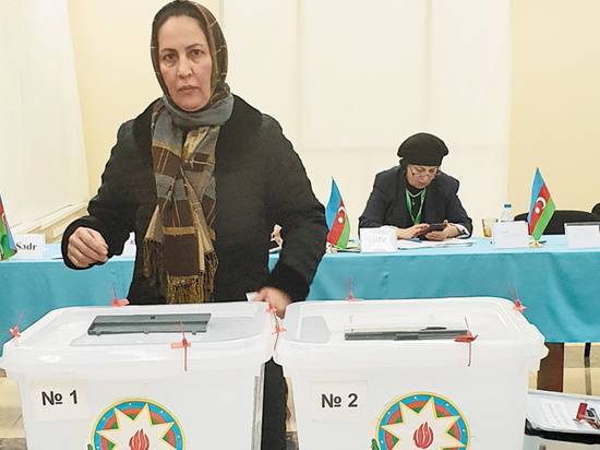 На парламентских выборах в Азербайджане заговорили о фальсификациях