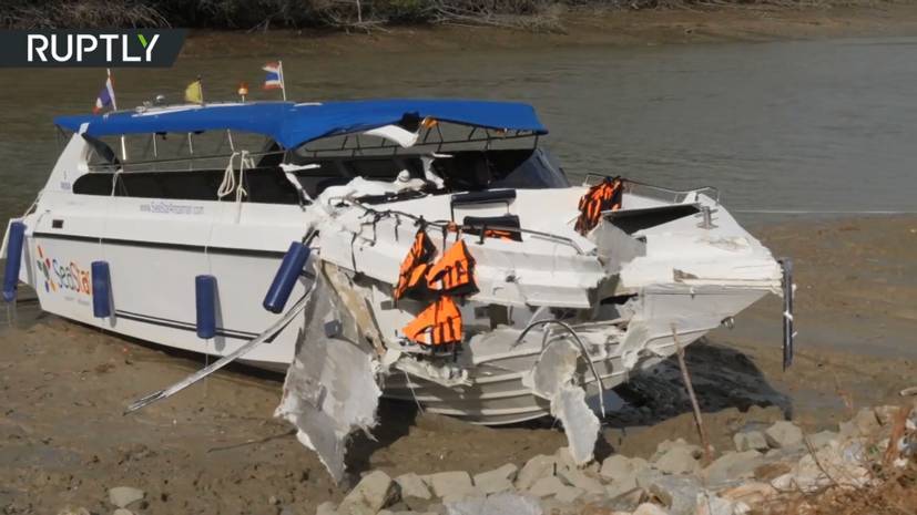 У берегов Пхукета столкнулись два катера — видео