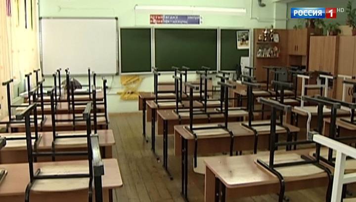 В Астрахани учительницу подозревают в сексе с девятиклассником
