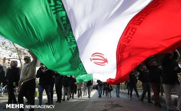 Иранцы 41-й раз вышли на улицы с лозунгом «Смерть Америке!»