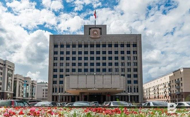 Госсовет Татарстана готов потратить на открытки к 8 Марта более 100 тысяч рублей