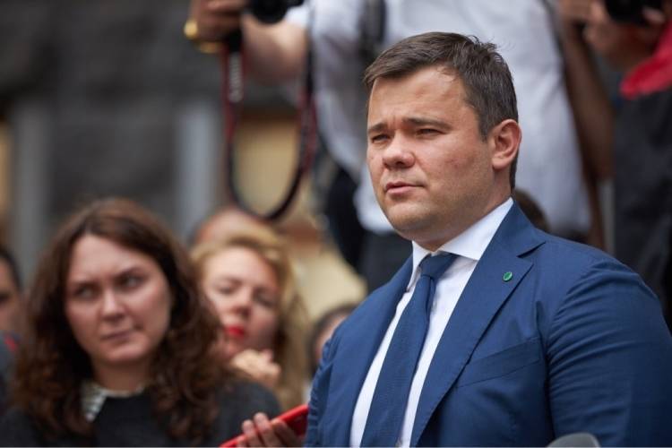 В Раде назвали причину увольнения главы офиса президента Украины
