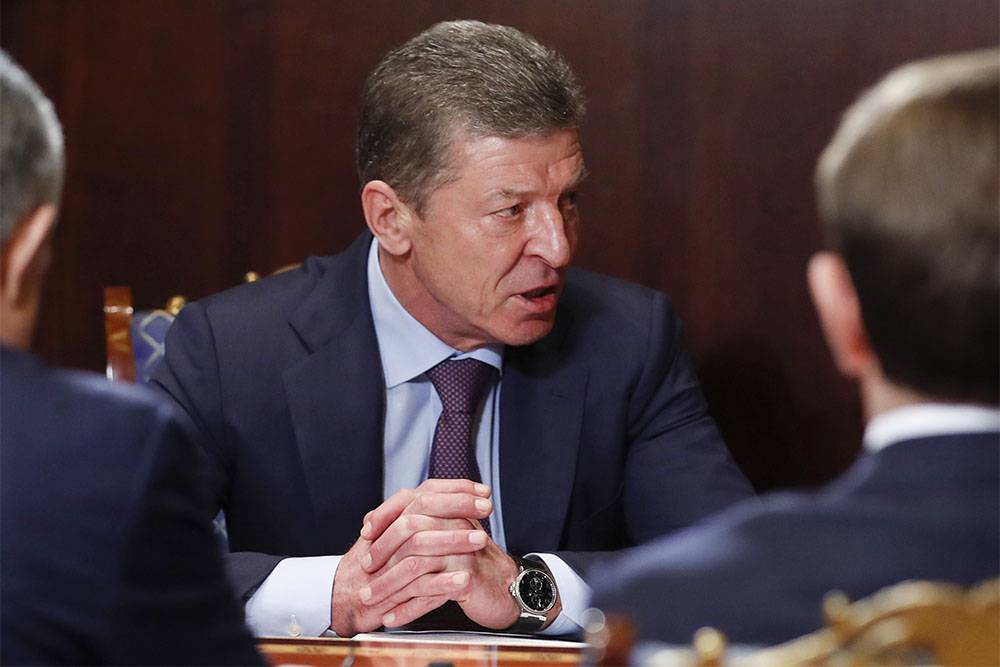 Песков заявил, что Козак займется в Кремле отношениями с Украиной