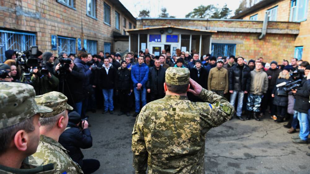 Глава Минобороны Украины пообещал не отлавливать призывников на улицах и в клубах