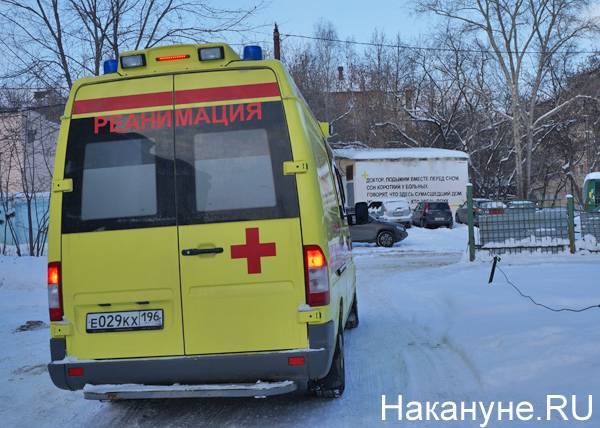 В Екатеринбурге столкнулись два автобуса, троллейбус и легковушка