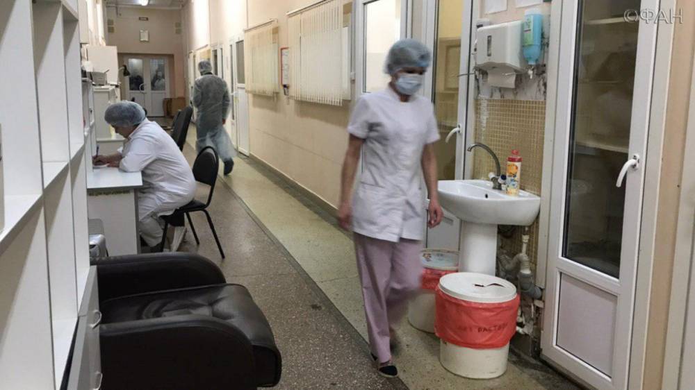 Пациентка с подозрением на коронавирус сбежала из петербургской больницы