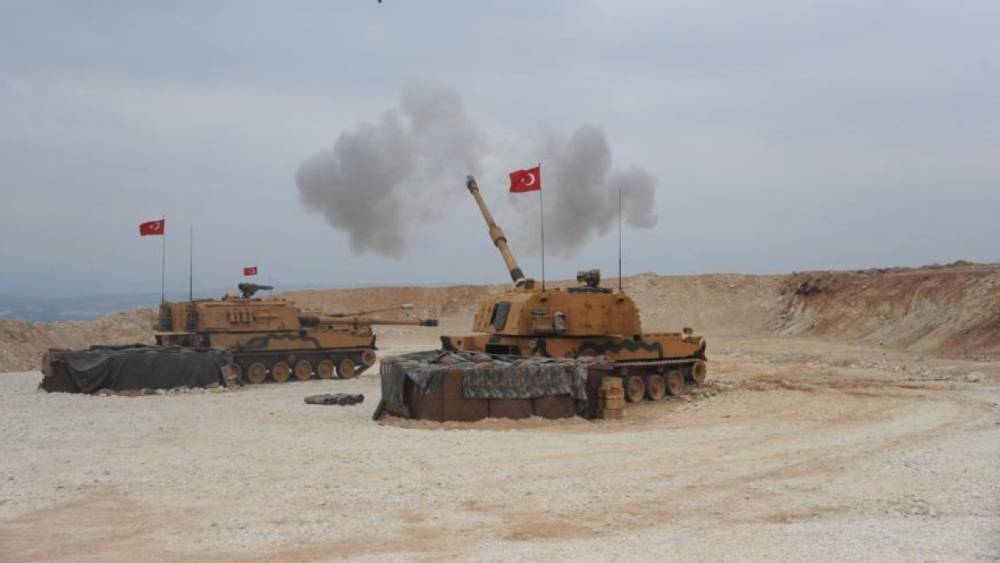 СМИ сообщили о передвижении турецких войск на границе с Сирией
