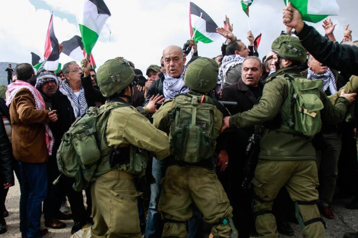 После митинга в Рамалле палестинцы напали на израильский КПП - Cursorinfo: главные новости Израиля