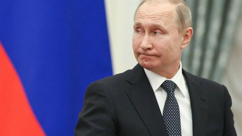 Уровень доверия россиян Путину снизился за два года в два раза